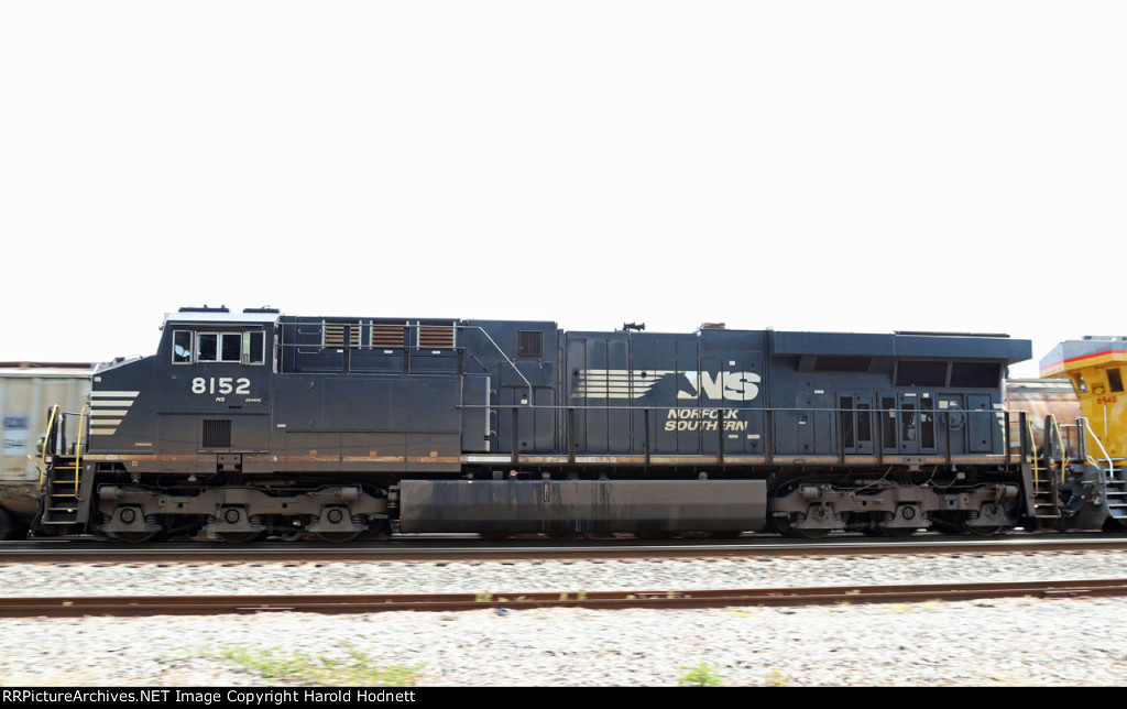 NS 8152